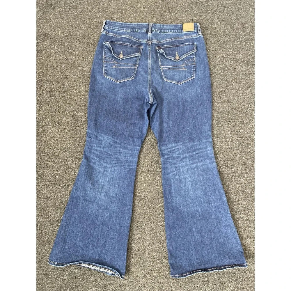 American Eagle Curvy Super Hi-Rise Flare Blue Jeans Womens 18 Regular Casual - Picture 9 of 10